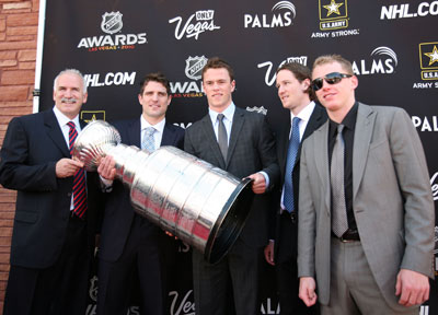 Coach Joel Quennville, Patrick Sharp, Jonanthan Toews, Duncan Keith and Patrick Kane pose with the Stanley Cup prior to the 2010 NHL Awards.