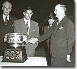 Elmer Lach receives the Art Ross