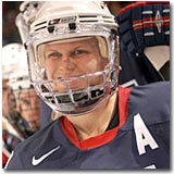 Scoring sensation Natalie Darwitz