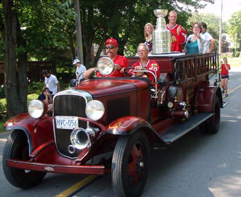 Bryan Bickell and the Stanley Cup took part in a parade throughout the streets of Orono, ON.