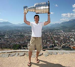 Cristobal Huet with the Stanley Cup in France for the first time at la Bastille in Grenoble