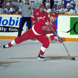 Howe finished his career with the Detroit Red Wings