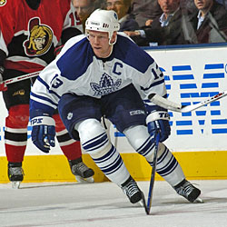 At the time of his retirement, Sundin stood as the Toronto Maple Leafs all-time franchise leader in goals (420) and points (987).