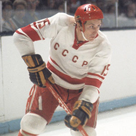 Yakushev battles behind the net at the 1972 Summit Series. (John Hanlon/Hockey Hall of Fame)