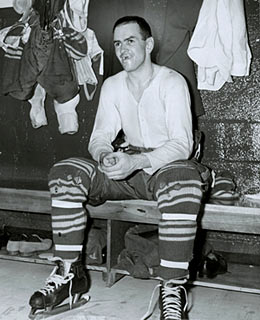 Dave Keon joined the Maple Leafs in 1960-61.