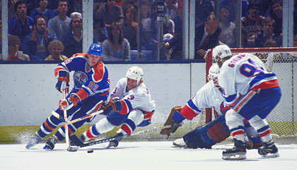 Rivals during the NHL season, the stars of the Edmonton Oilers and New York Islanders temporarily buried the hatched during the 1984 Canada Cup tournament. Rivals during the NHL season, the stars of the Edmonton Oilers and New York Islanders temporarily buried the hatched during the 1984 Canada Cup tournament.